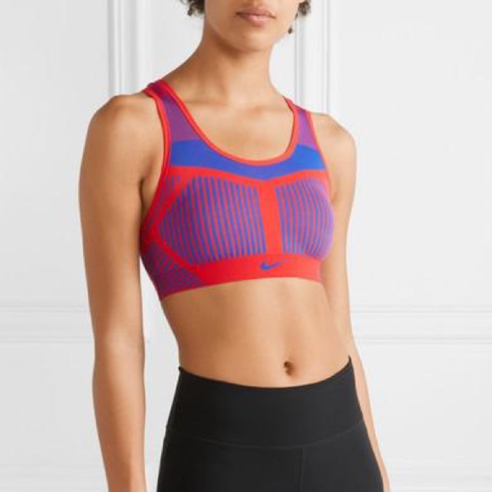 Nike flyknit sports bra